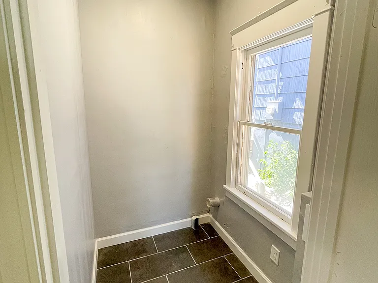 8316 Highland Ave — Photo 10