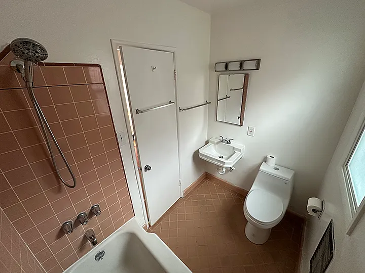202 E Fairview Ave #102 — Photo 15