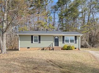 3855 Queen Anne Cir, Winston Salem, NC 27106