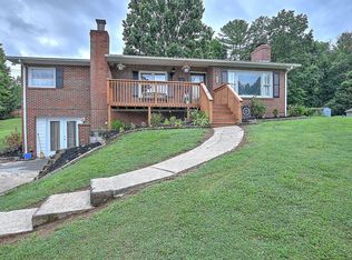 111 Mountain View Cir, Hampton, TN 37658