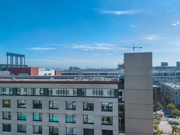 5th image of 250 King St Unit 1002