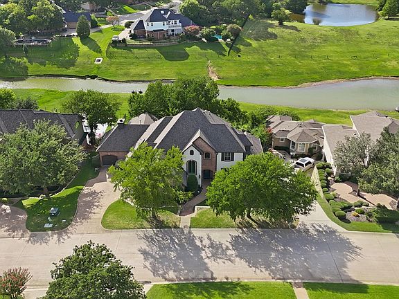 2nd image of 2801 Timber Crest Ln