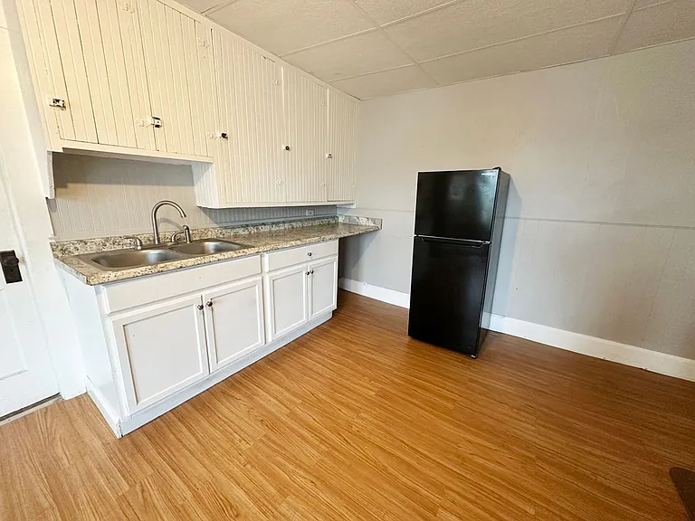 113 Spruce St — Photo 1