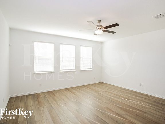 2nd image of 901 High Noon Dr