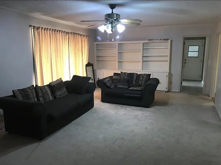 803 University Ave — Photo 7