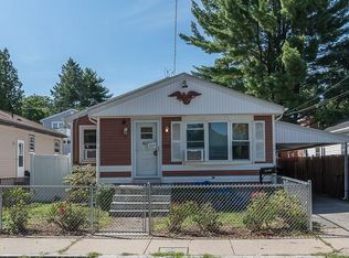 74 Burns St, Providence, RI 02904