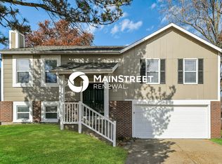 28 Trade Winds Dr, Saint Peters, MO 63376