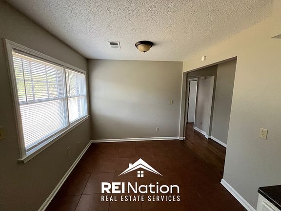 2nd image of 3636 Venable Rd