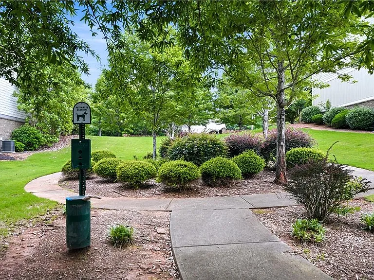 211 Oconee River Cir — Photo 28