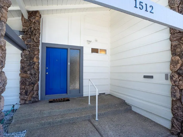 1512 Mosswood Dr — Photo 2