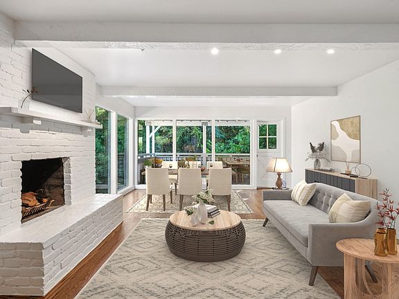 cozy living/dining room