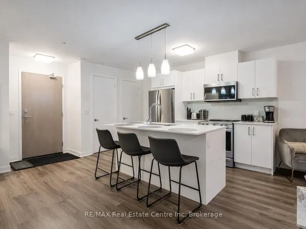 479 Charlton Ave E #501, Hamilton, ON L8N 0B4