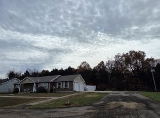 126 Alpine Dr, Vine Grove, KY 40175