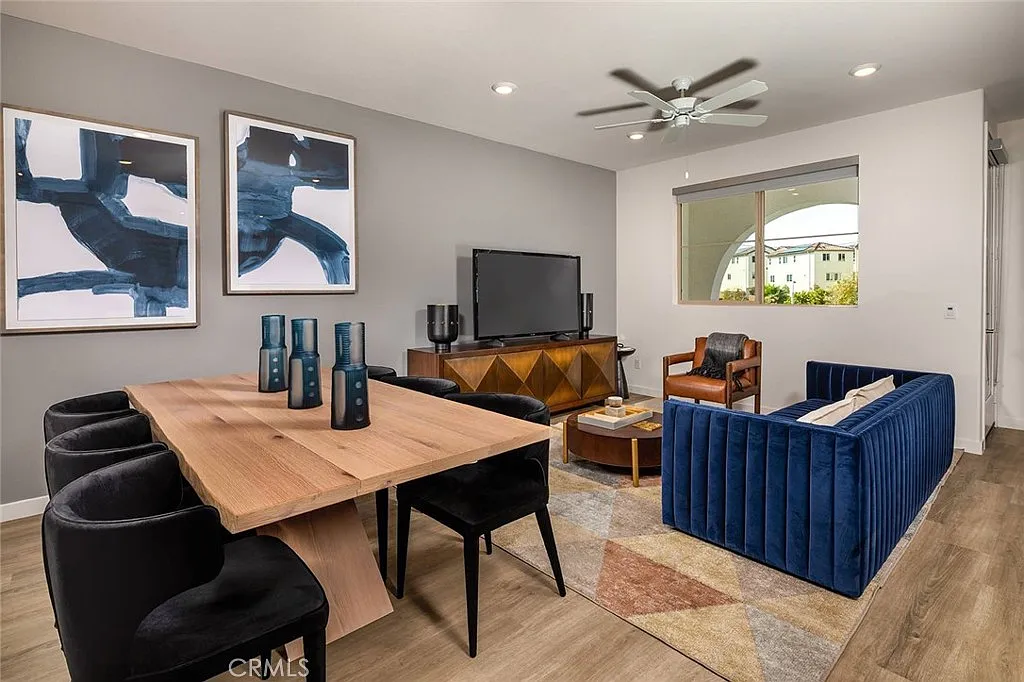 4 bed, 3.5 bath, 1633 sqft, $5,400 — Photo 4