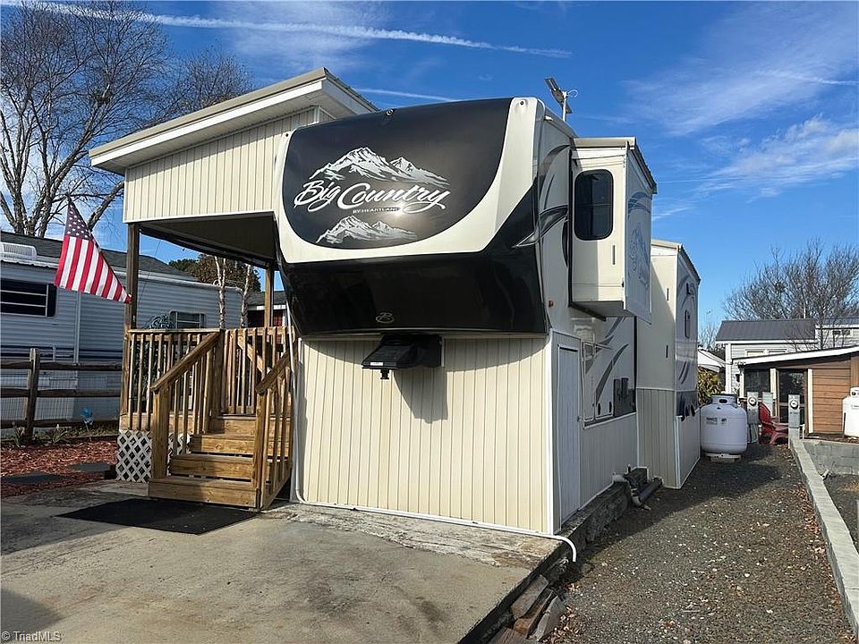 1st image of 108 Grand View Dr