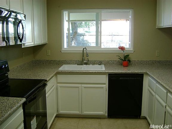 3rd image of 4509 Trowbridge Ln