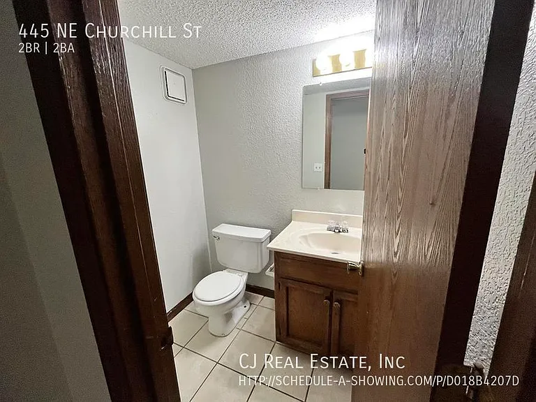 445 NE Churchill St — Photo 5
