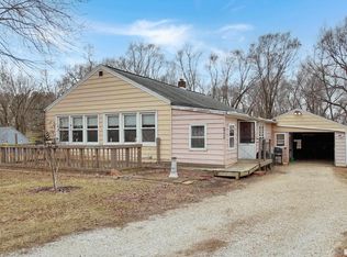 1487 Spring Bay Rd, East Peoria, IL 61611