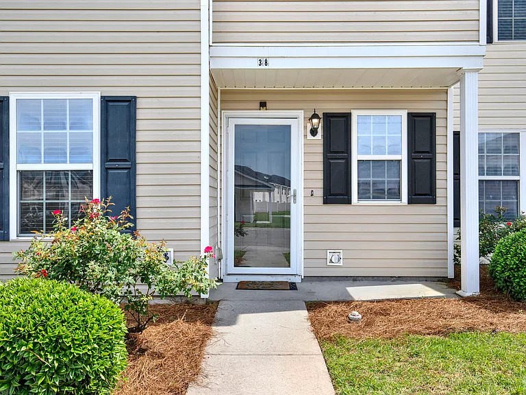 38 Transom Rd — Photo 2
