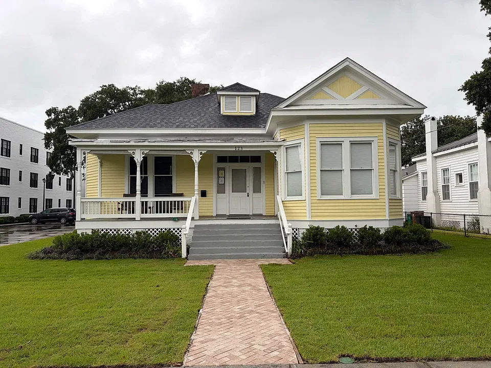 123 Morrison Ave