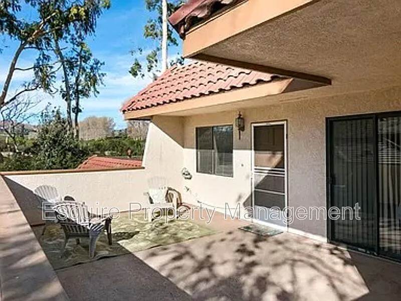 2 bed, 1.0 bath, 777 sqft, $2,900 — Photo 2