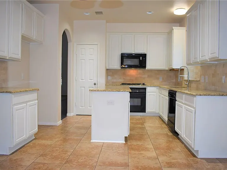 3821 Sandlin St — Photo 14
