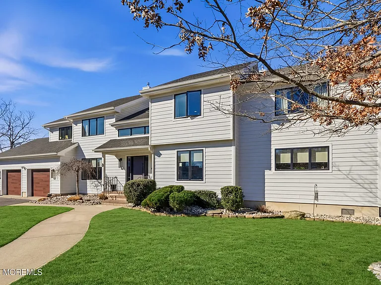 8 Jackson Ct — Photo 2