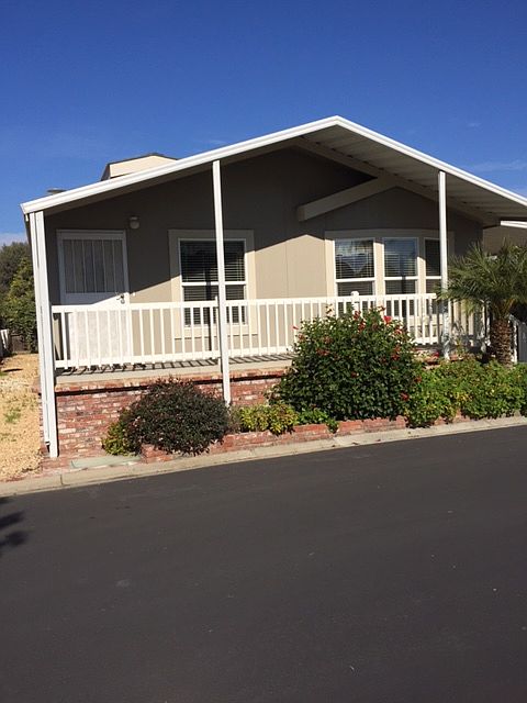 1st image of 207 Tulip Ct #207