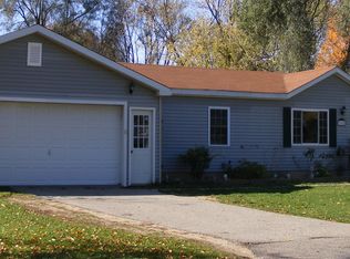 385 34th St N, Springfield, MI 49037