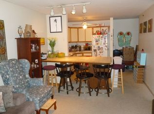 921 Thoreau Ct, Mahwah, NJ 07430
