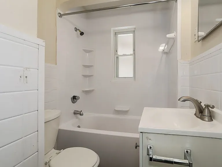 6914 Mearl Ave — Photo 2