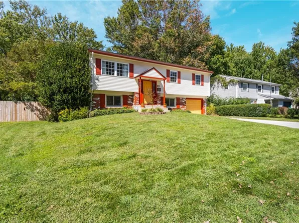 733 Lamplight Ln, Virginia Beach, VA 23452