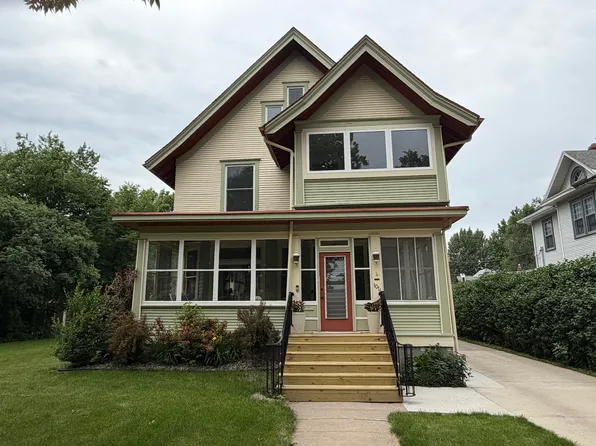 1014 S Jay St, Aberdeen, SD 57401