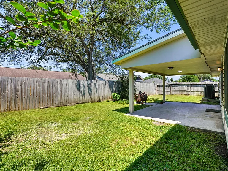 9731 Shell Rock Rd — Photo 21