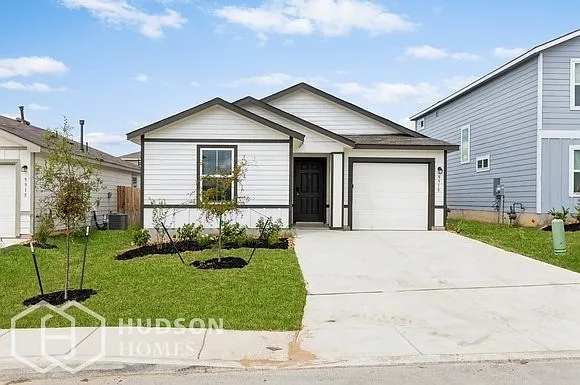 3 bed, 2.0 bath, 1180 sqft, $1,425 — Photo 3