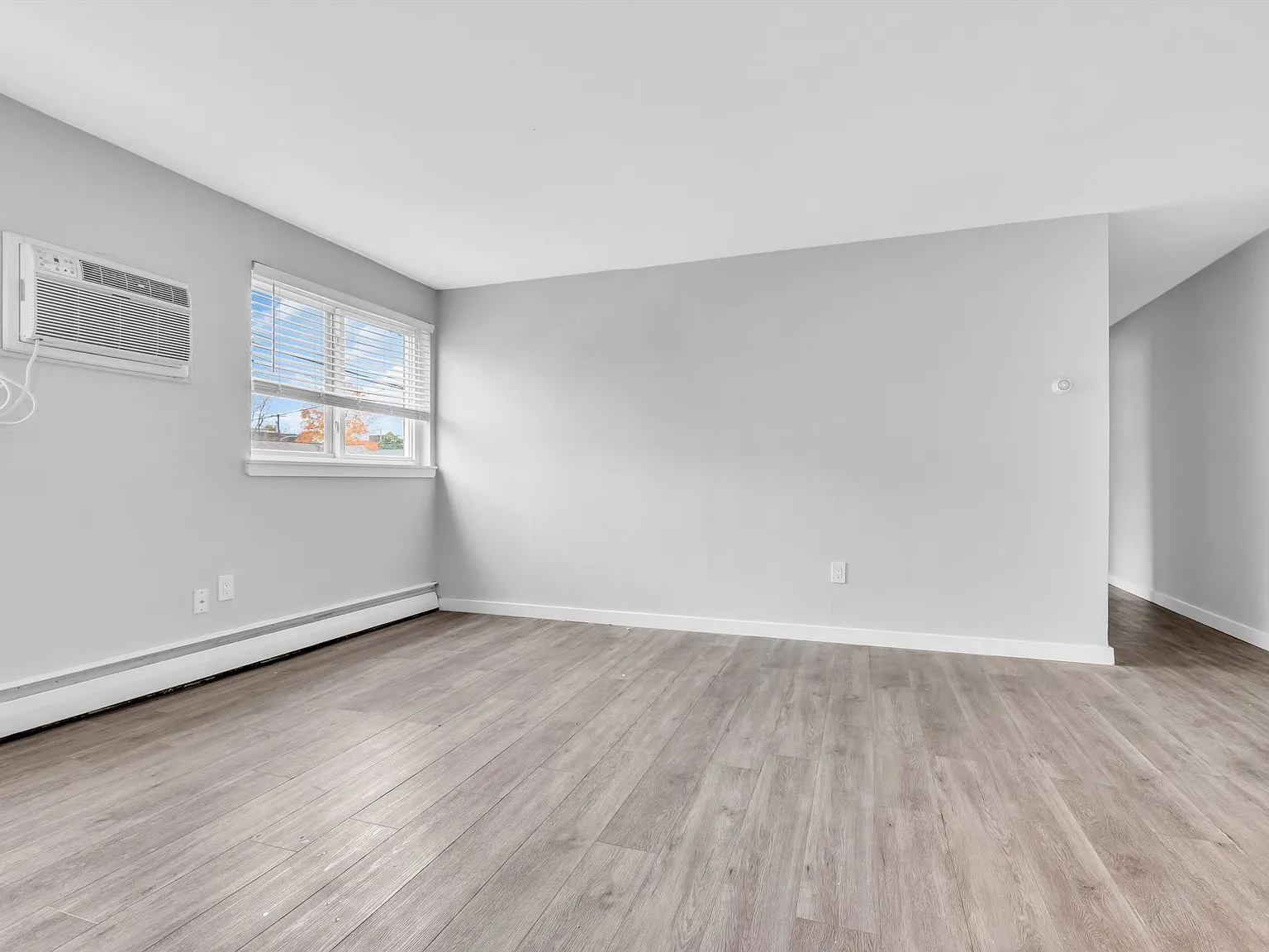 Tremont Court Apartments — Photo 4
