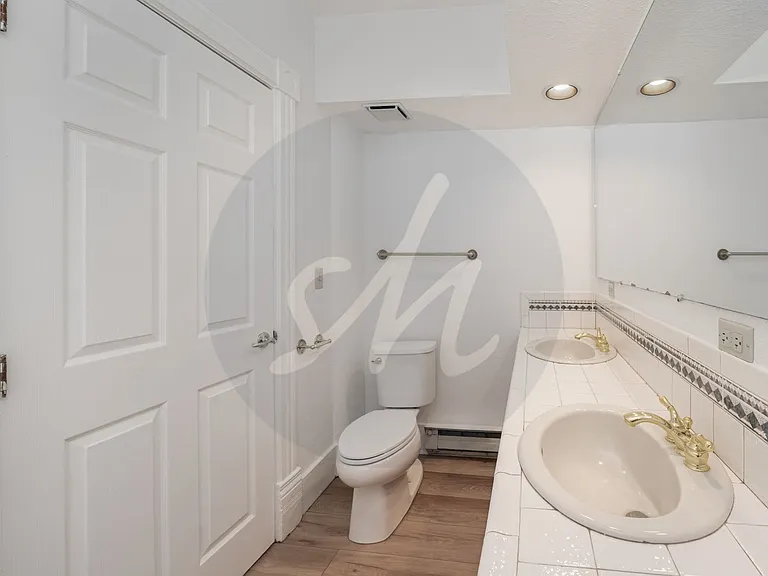 317 E Monument St #1 — Photo 16