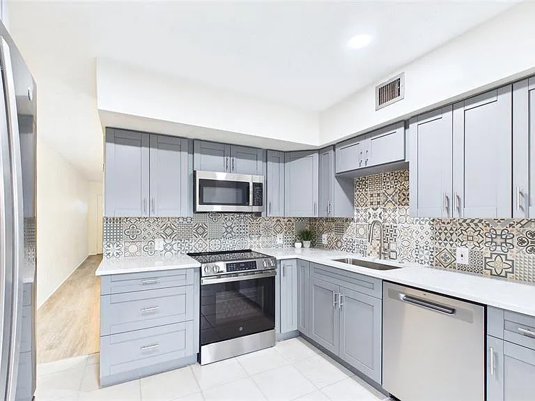 2454 Australia Way E #32 — Photo 19