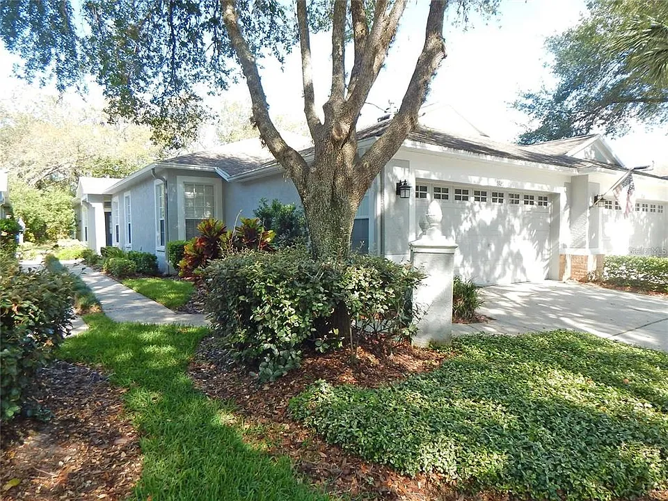 5925 Sandhill Ridge Dr
