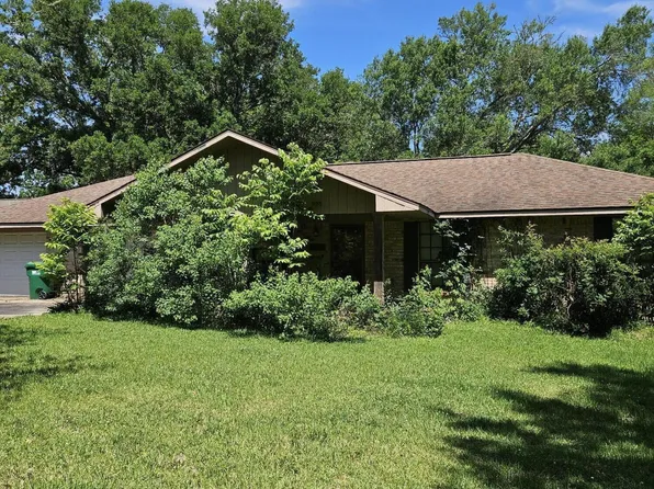 1071 Lynn Romero Dr, Breaux Bridge, LA 70517
