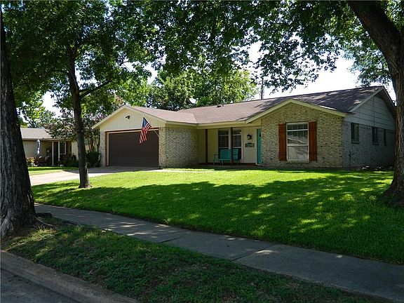 2nd image of 1916 Keathley Dr