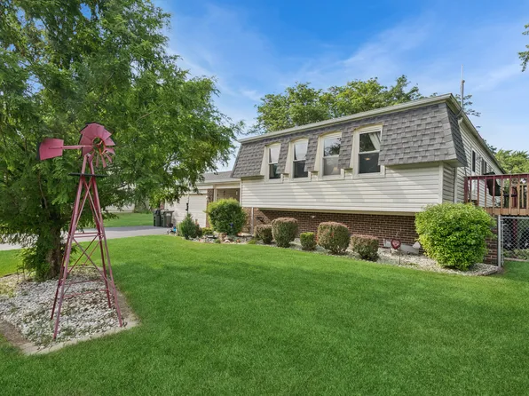 330 Shield Ct, Bolingbrook, IL 60440