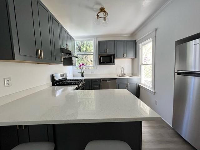 1st image of 1031 Greenwich St #4