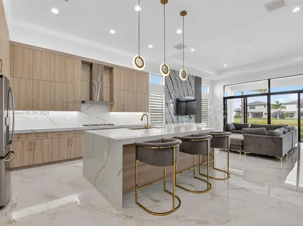 8317 Essex Country Club Dr, Boca Raton, FL 33434