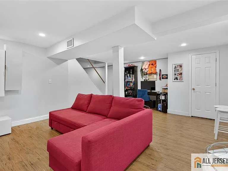 177 Midfield Rd — Photo 16