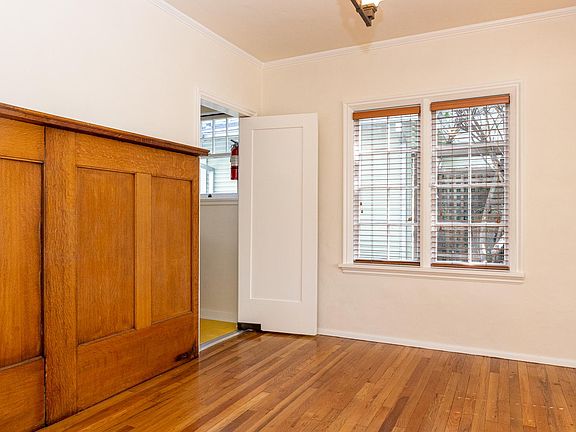 4th image of 337 Pleasant St #1