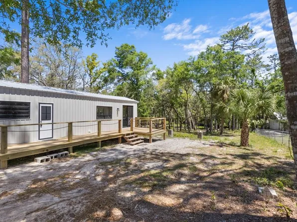1418 Cedar St, Steinhatchee, FL 32359