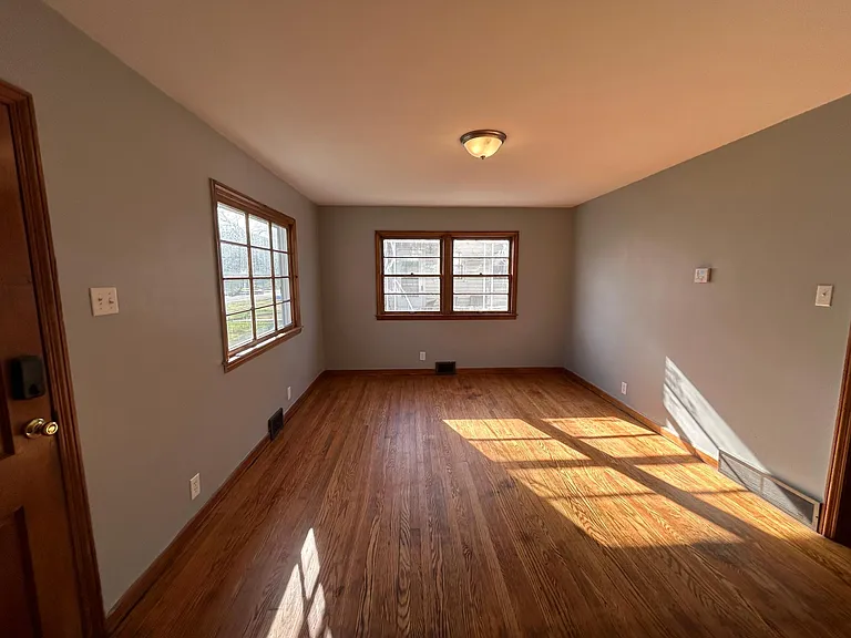 605 Kentucky Ave — Photo 2
