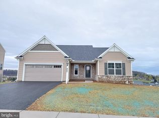 460 Springhouse Ln, York, PA 17406