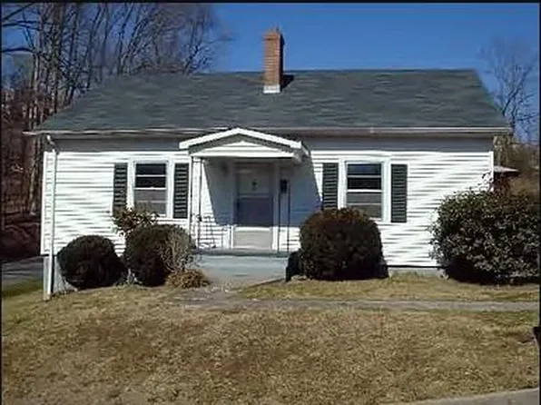 1010 C St, Martinsville, VA 24112
